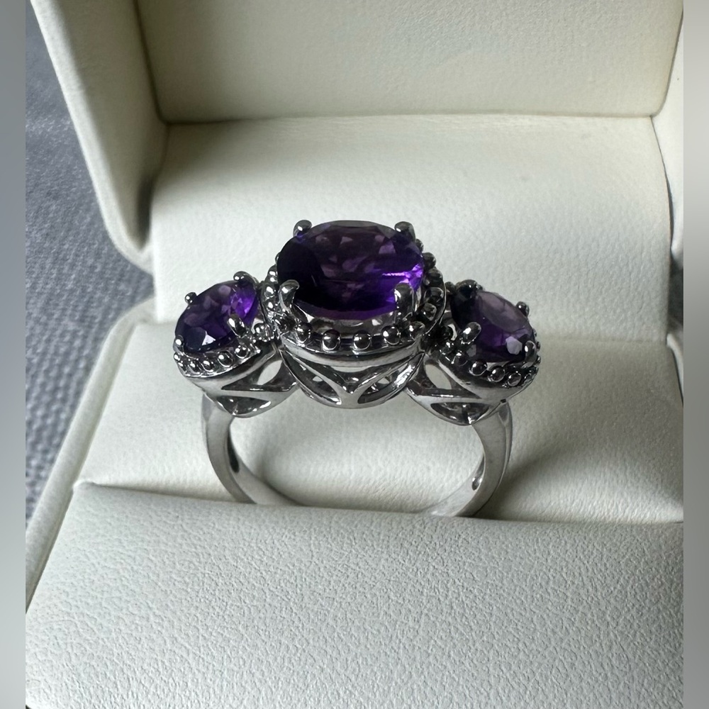 Beautiful Bold Amethyst Ring .925  Size 8